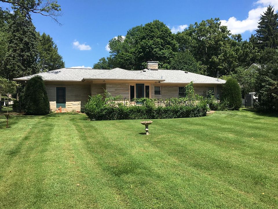 2nd image of 1436 Lakewood Dr