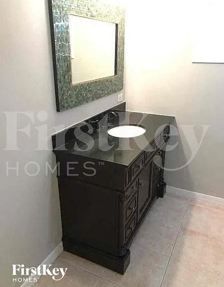 1376 Burtwood Dr — Photo 10