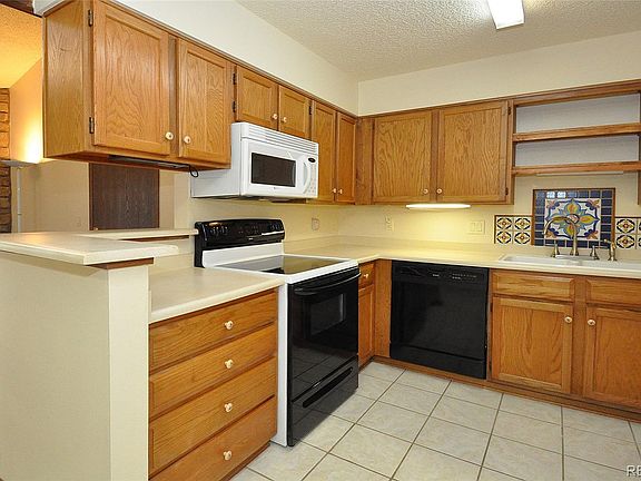 5th image of 333 Wright St APT 302