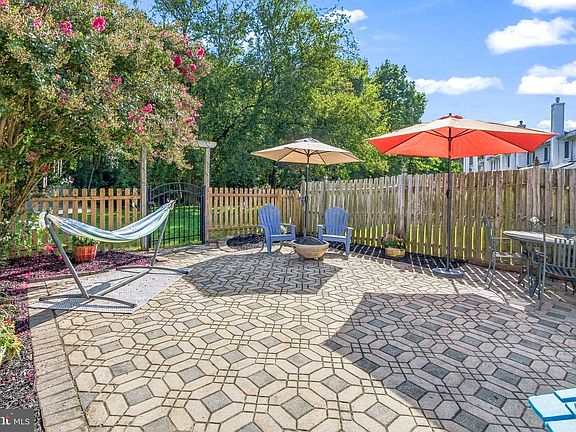 3rd image of 65 Shady Brooke Ln