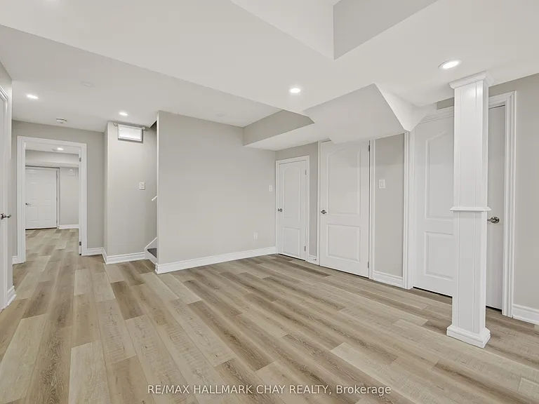 63 Janes Cres #BASEMENT — Photo 17
