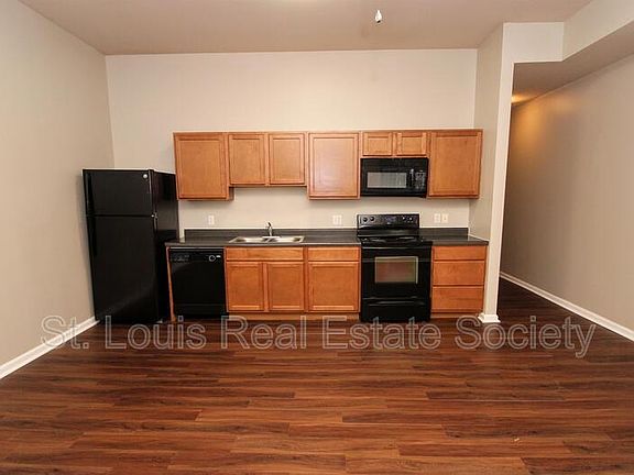 5th image of 7415 S Broadway #D