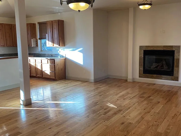 250 Whitehorse Dr — Photo 5