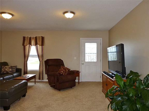 2nd image of 301 W Ashtyn Ln