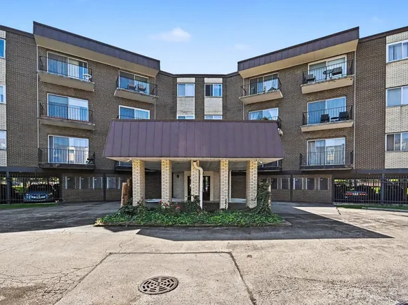 9840 S Pulaski Rd APT 314, Oak Lawn, IL 60453