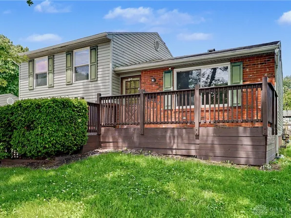 106 Walden Farm Cir, Englewood, OH 45322