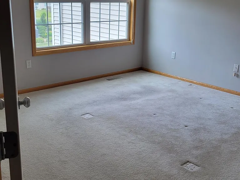 1003 NE Greenview Dr — Photo 5
