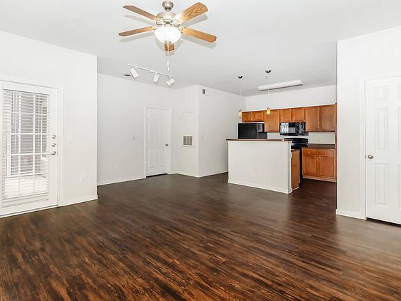 5th image of 1001 S Guadalupe St #221