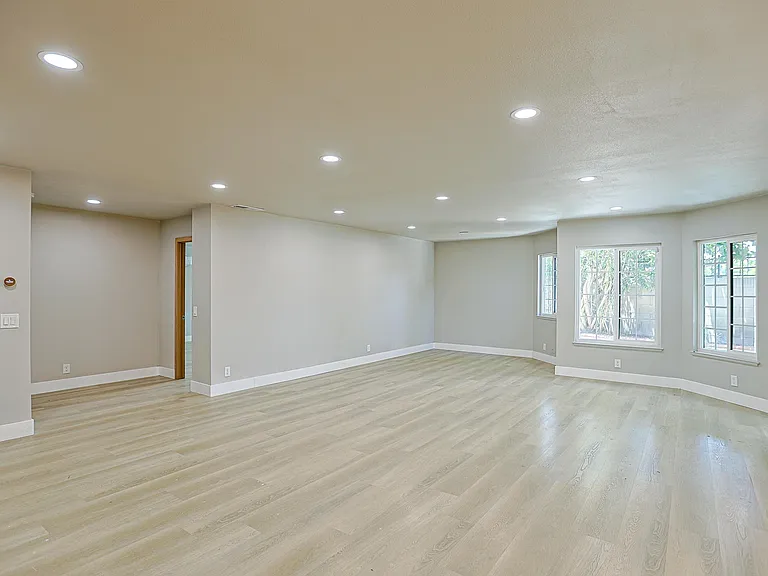 9909 Merced River Ave — Photo 43
