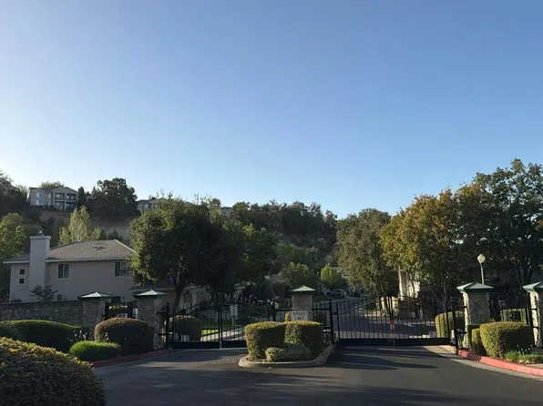 2833 Hillcrest Rd, Rocklin, CA 95765