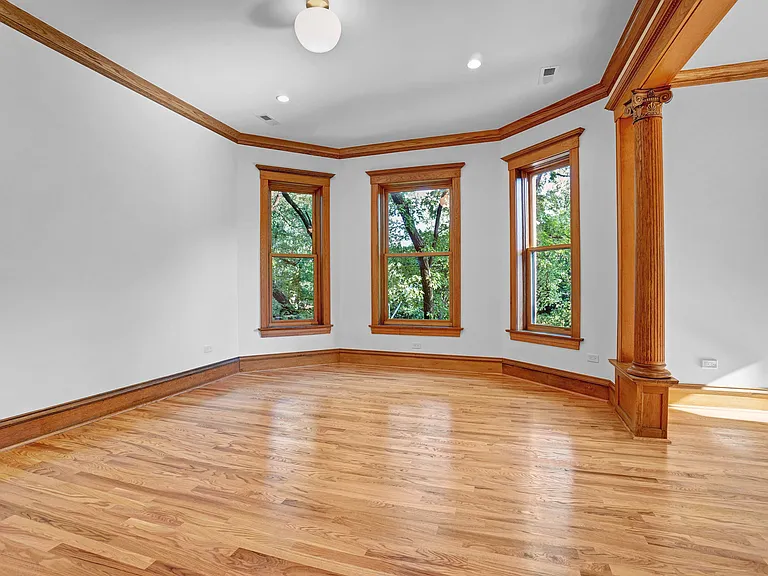 1233 N Hoyne Ave #2 — Photo 8