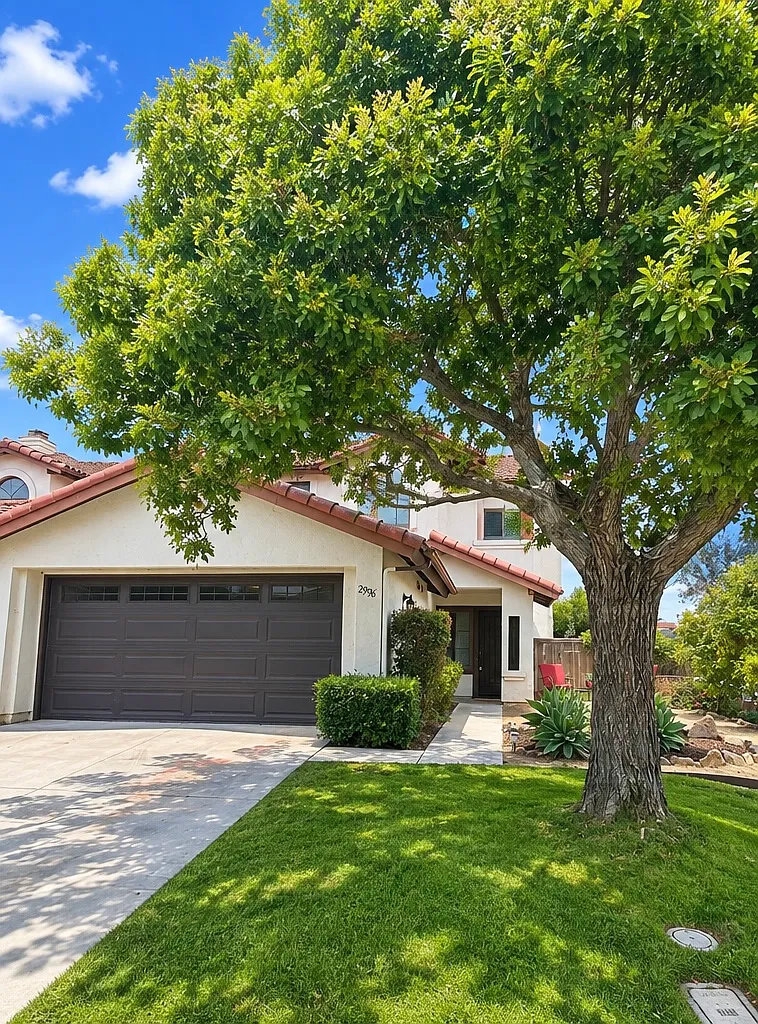 3 bed, 2.5 bath, 1468 sqft, $4,300 — Photo 1
