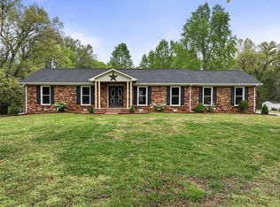 1125 Dimple Rd, Chapmansboro, TN 37035
