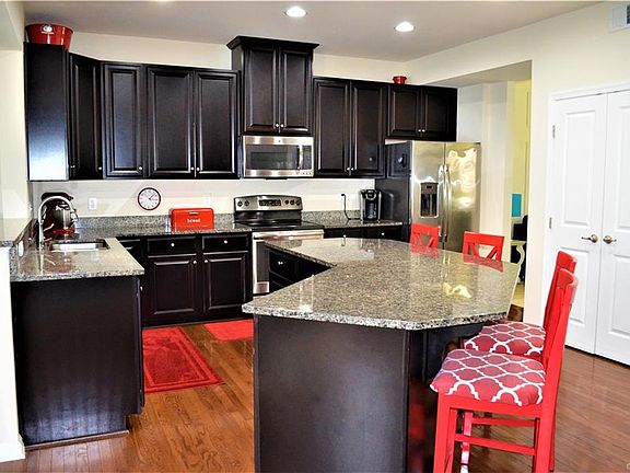 5th image of 1907 Camerons Landing Ln