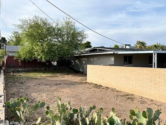 5th image of 401 W GREENWICH Road