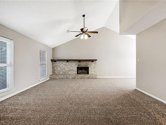 3rd image of 4405 Lorraine Ave