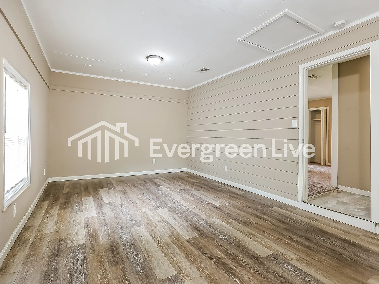 4 bed, 2.0 bath, 1300 sqft, $1,245 — Photo 4