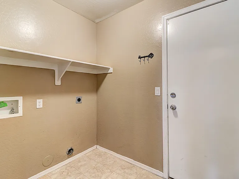 12060 W Dahlia Dr — Photo 9