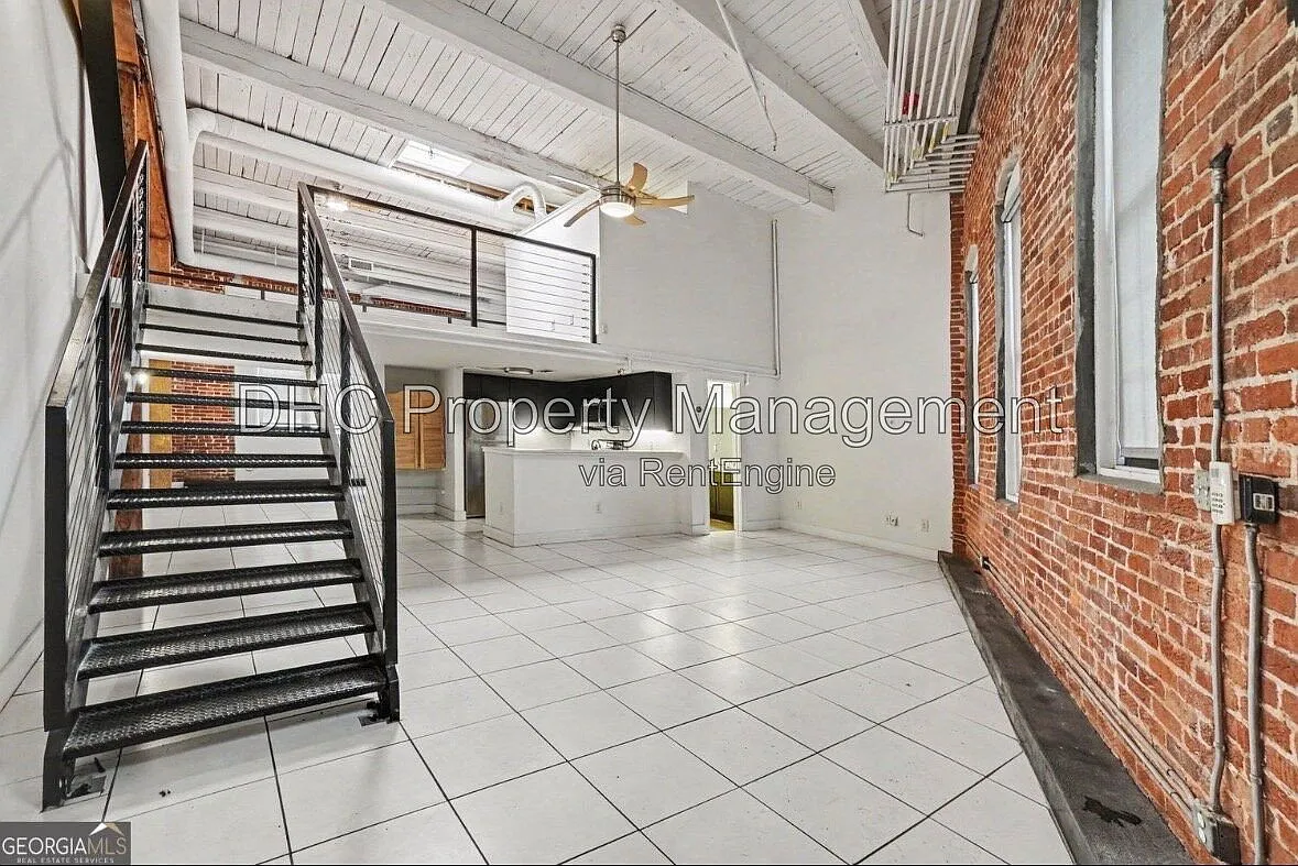 2 bed, 2.0 bath, 1480 sqft, $2,150 — Photo 3