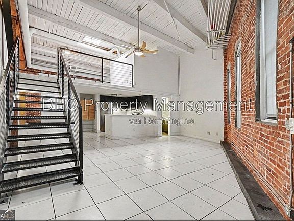 3rd image of 644 Wells St SW Unit 2