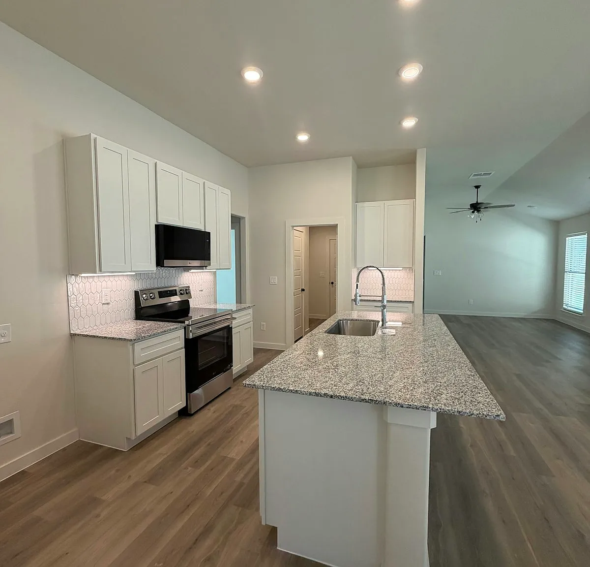 9204 Prairieland Drive — Photo 3