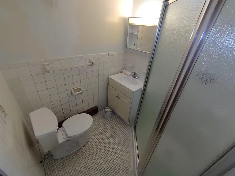 220 Glen Haven Rd #B — Photo 8