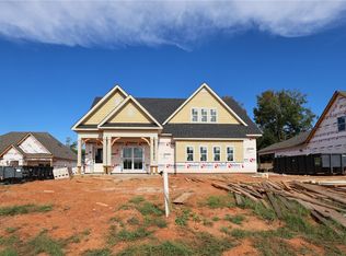 1959 Long Leaf Ln, Opelika, AL 36801