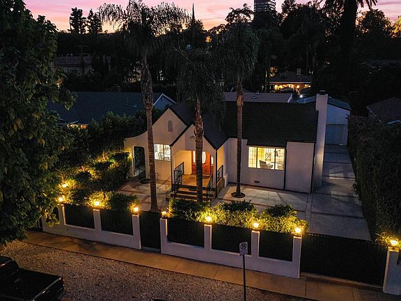 3rd image of 4611 Saloma Ave