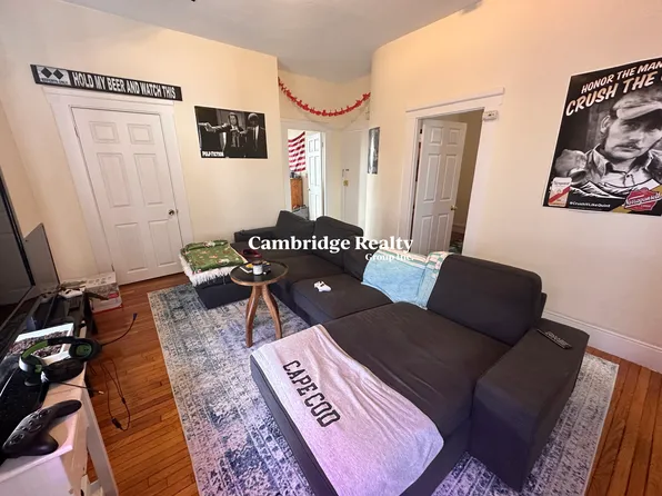 543 Broadway, Somerville, MA