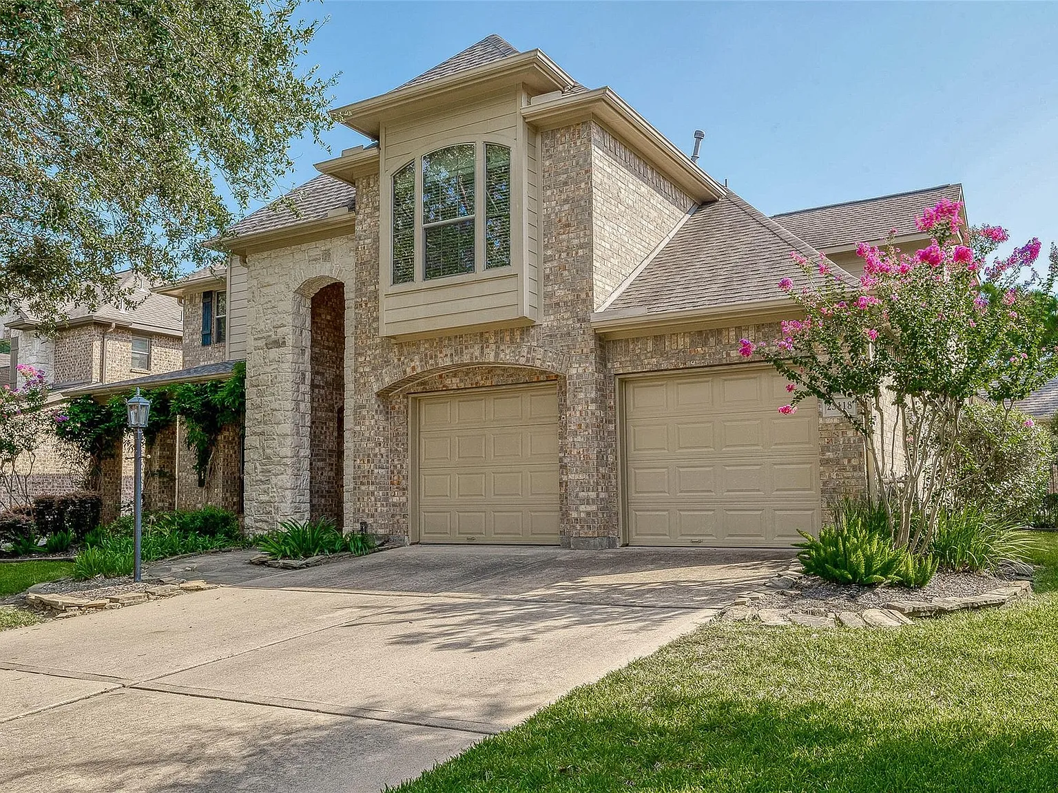 4 bed, 3.5 bath, 3653 sqft, $4,400 — Photo 4