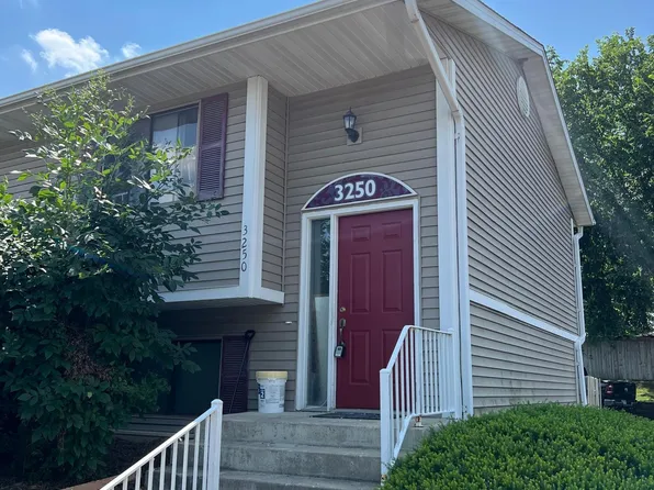 3250 Dodd Ln, Eagan, MN 55121