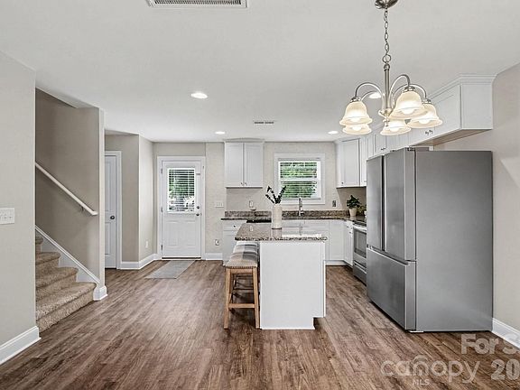 4th image of 185 Coley St