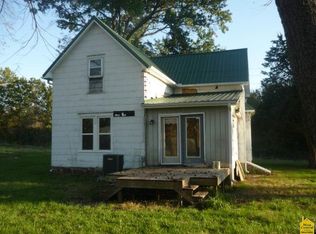 879 NW 100th Rd, Clinton, MO 64735