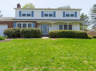962 Donald Dr, Emmaus, PA
