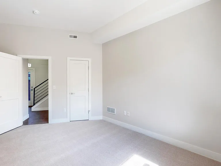 945 S Washington St — Photo 19