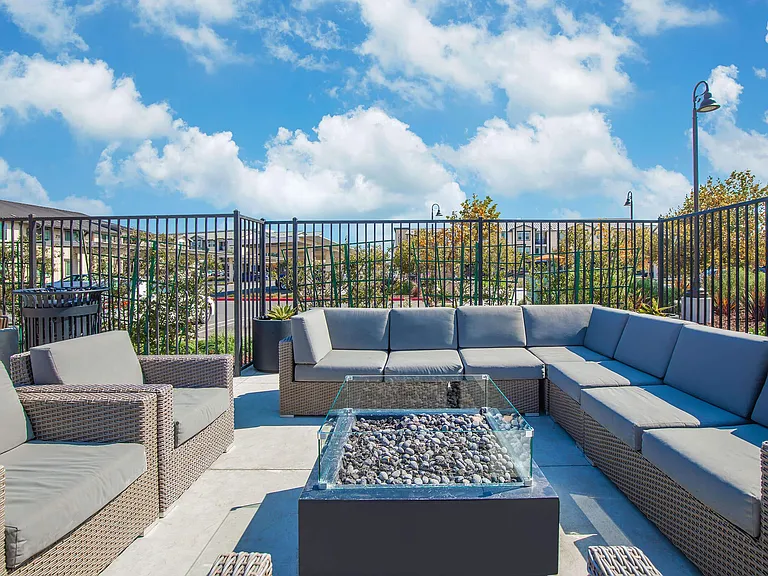 Azure Apartments — Photo 37