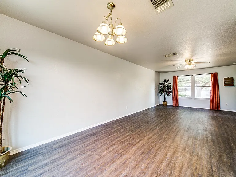 8914 Kestrel Oak — Photo 14