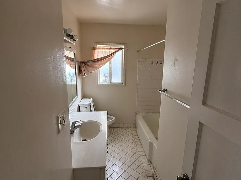 319 W Riggin St #1 — Photo 10