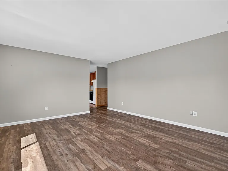 2740 South Rd #G15 — Photo 7