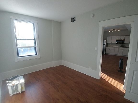 4th image of 604 Page St APT 3