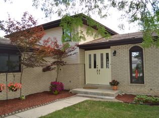 2417 Old Tavern Rd, Lisle, IL 60532