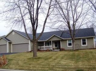 9160 Polaris Ln N, Maple Grove, MN 55369