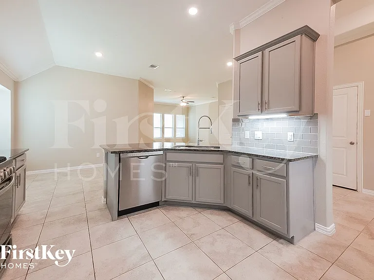 4334 Parkview Terrace Ln — Photo 8