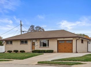 W149N8135 Winchester St, Menomonee Falls, WI 53051