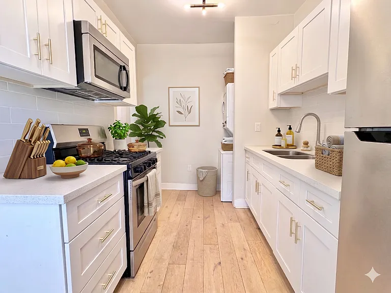342 W Willetta St #1 — Photo 7