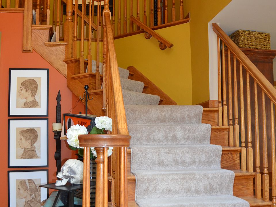 Two Story foyer 