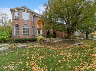 1231 Lansbrook Dr, South Elgin, IL 60177
