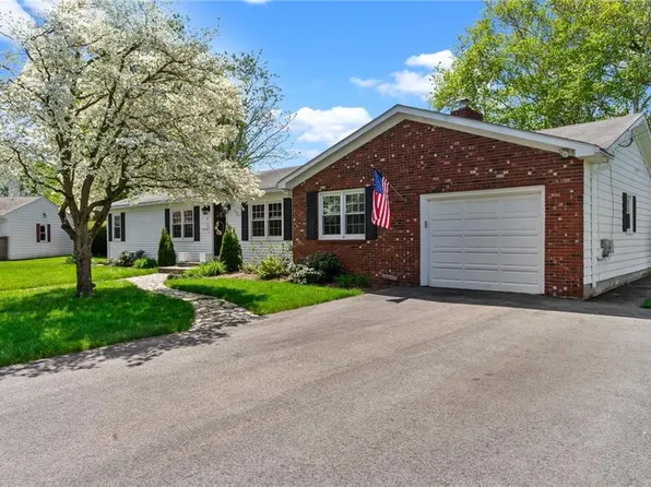 35 Harvard Ct, Cranston, RI 02920