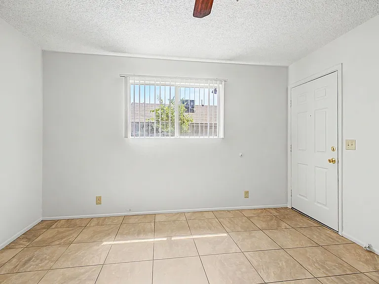 Beautiful Beck Ln Fourplex — Photo 3