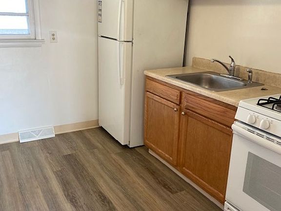2nd image of 928 Northway St APT 1